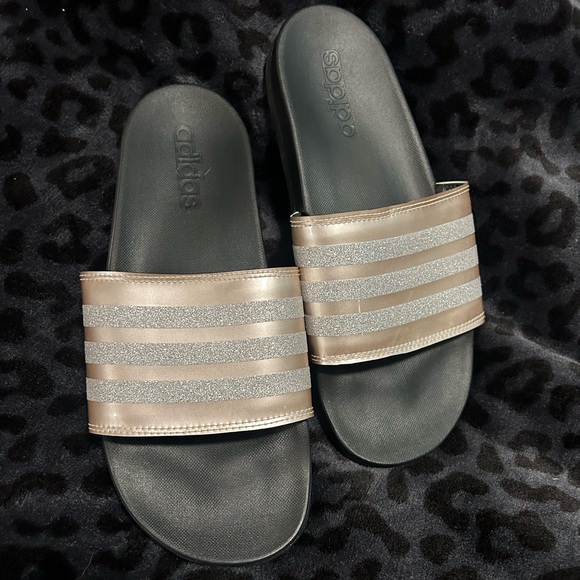 NWOT adilette comfort slides shimmer - Picture 6 of 6